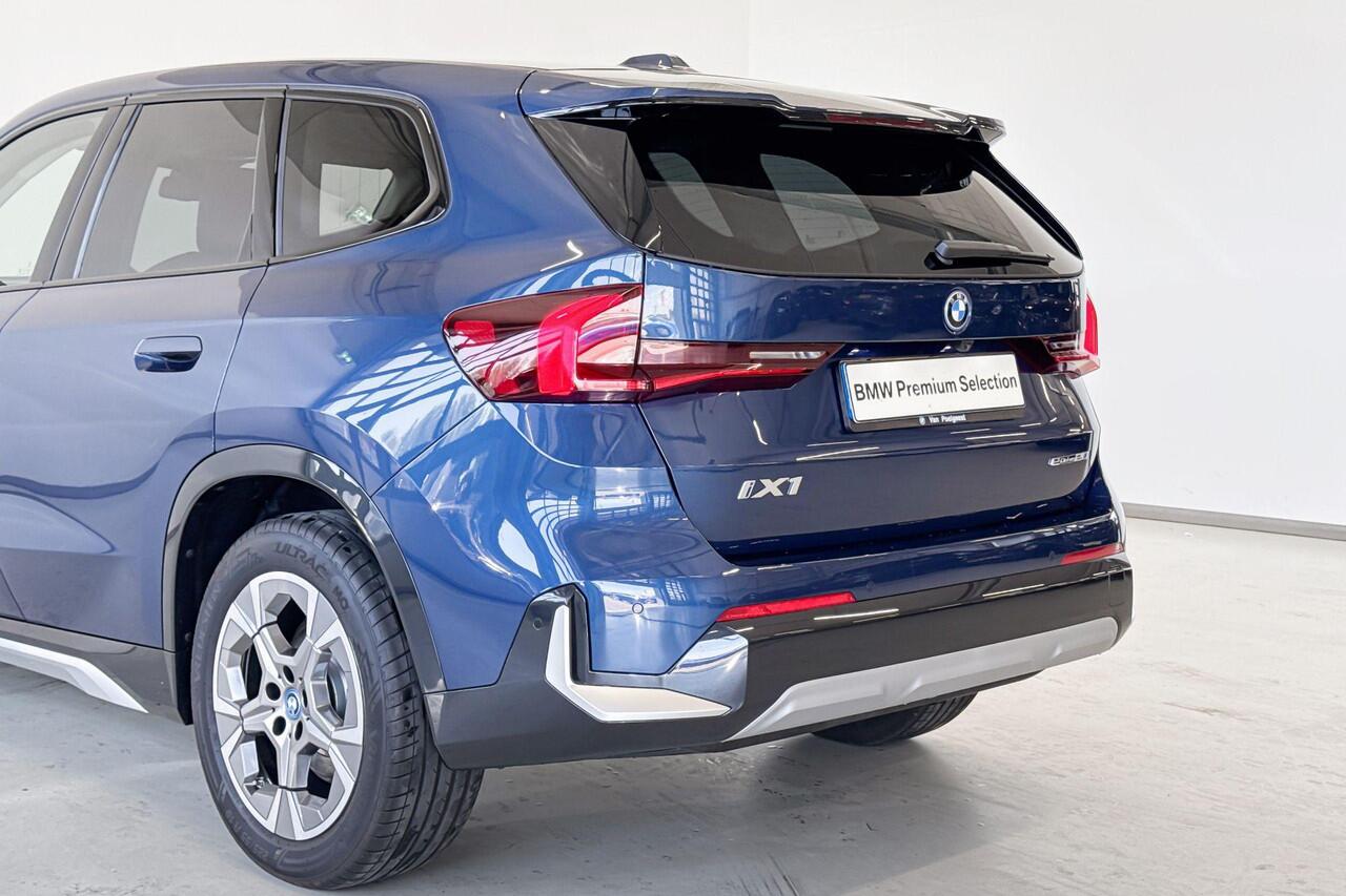 BMW iX1 eDrive20 xLine | Selections