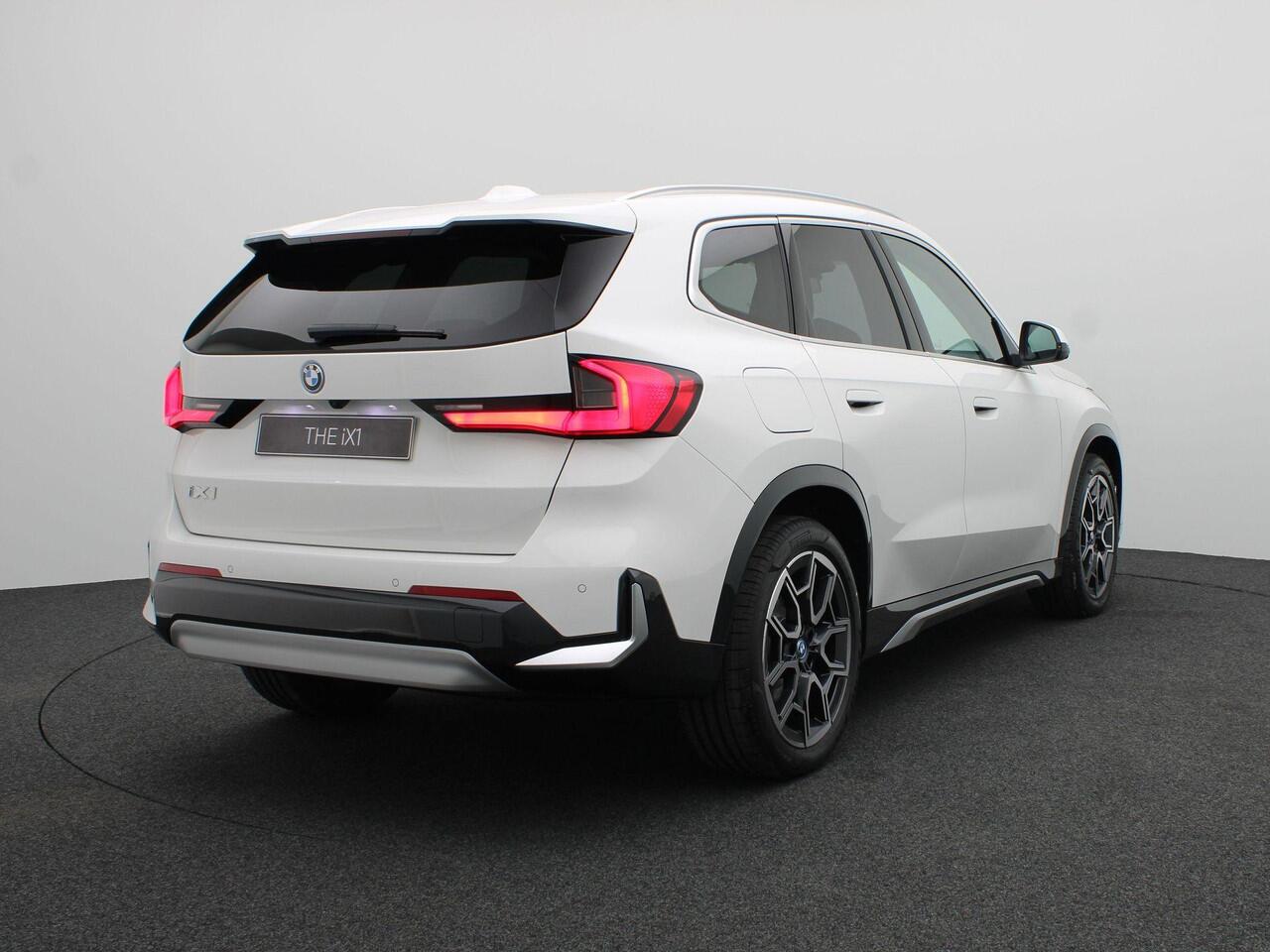 BMW iX1 eDrive20 | Model xLine | Innovation Package | Travel Package