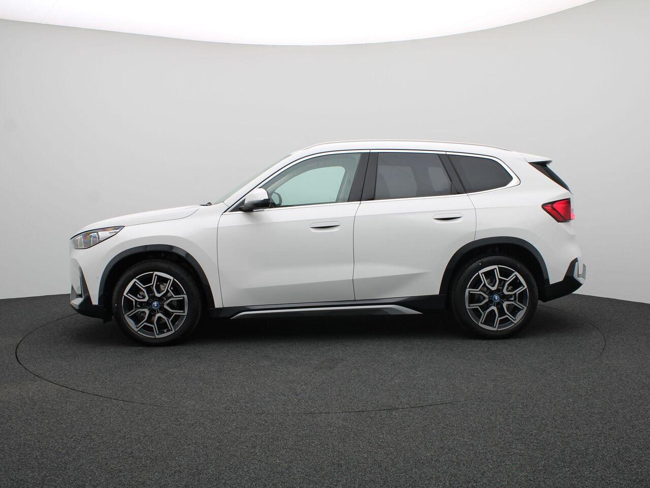 BMW iX1 eDrive20 | Model xLine | Innovation Package | Travel Package