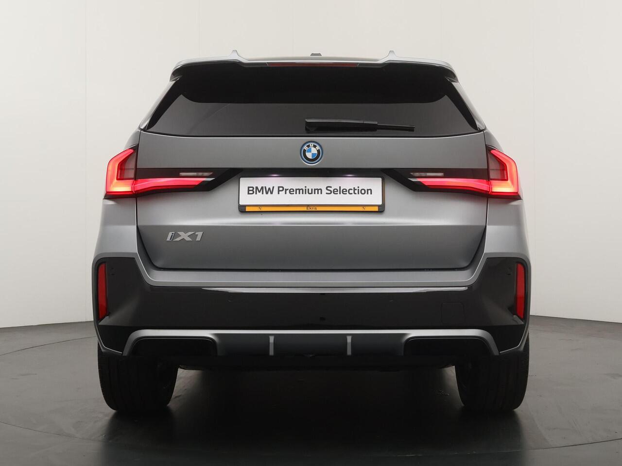 BMW iX1 eDrive20 | M Sportpakket Pro | Premium Pack | Travel Pack | Ekris Selection