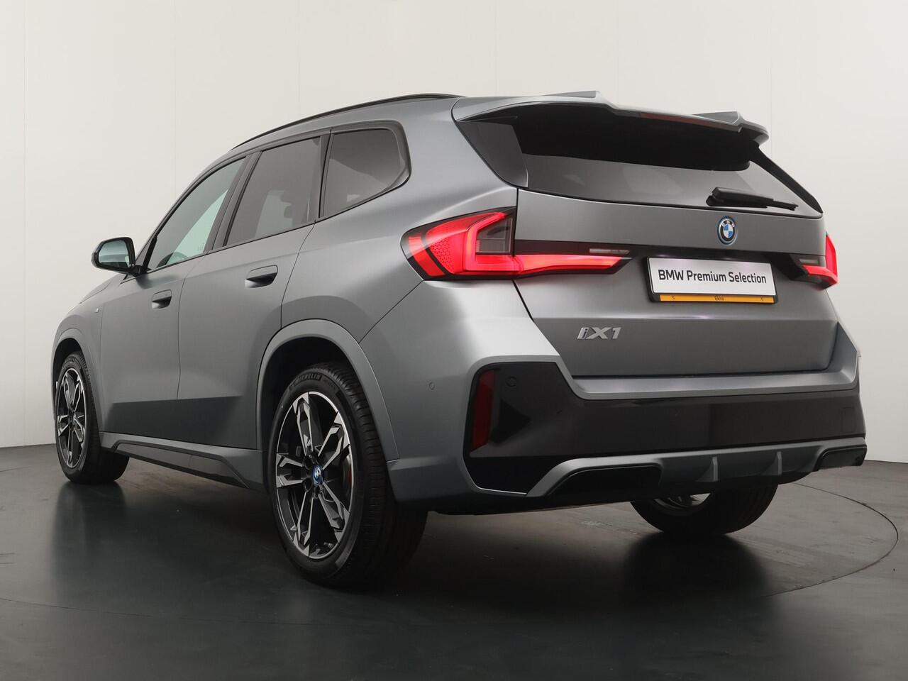 BMW iX1 eDrive20 | M Sportpakket Pro | Premium Pack | Travel Pack | Ekris Selection