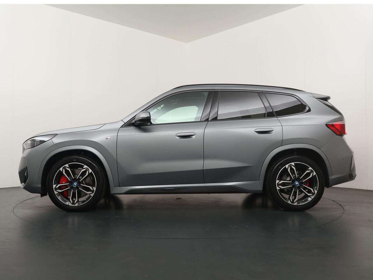 BMW iX1 eDrive20 | M Sportpakket Pro | Premium Pack | Travel Pack | Ekris Selection