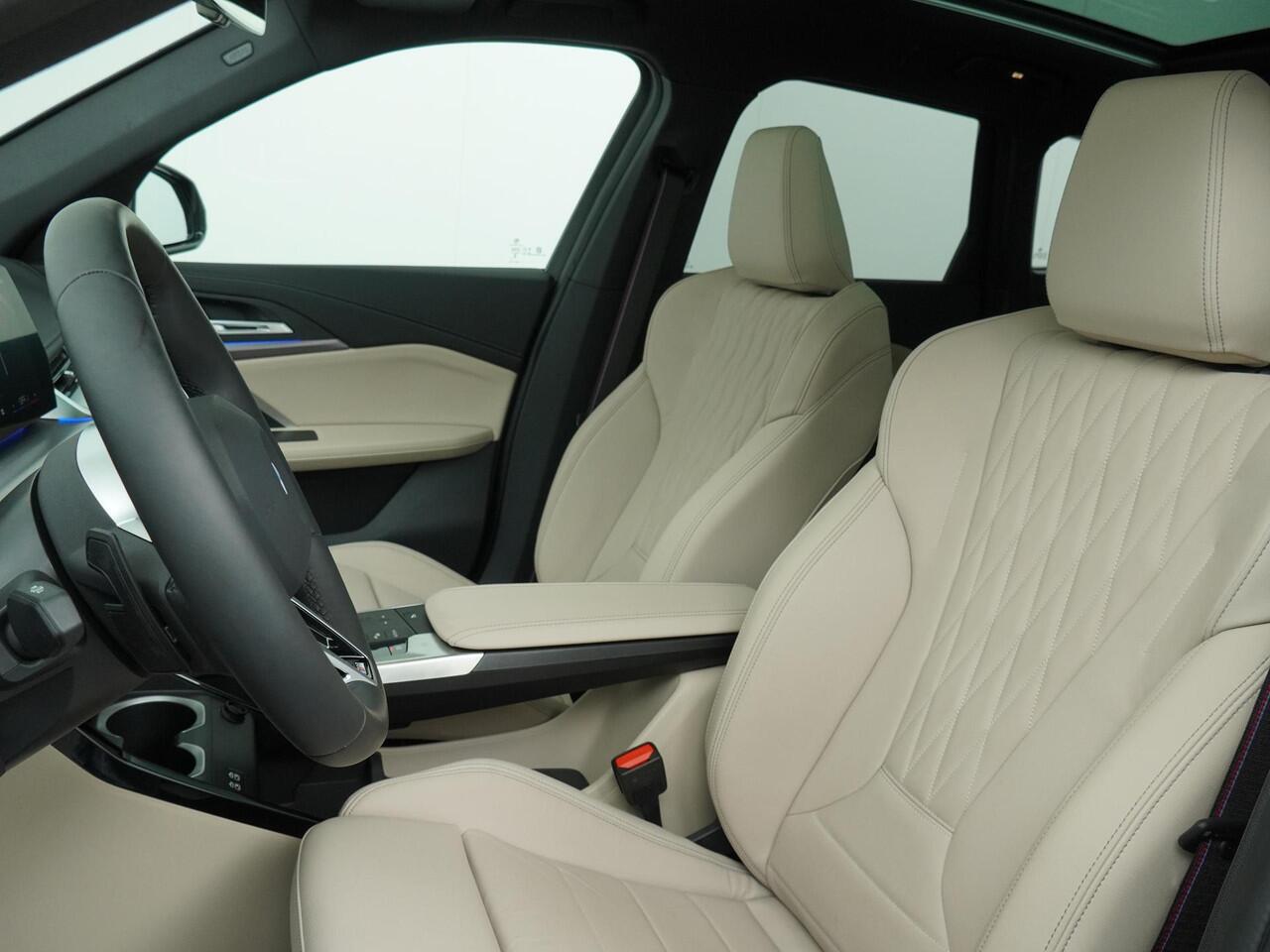 BMW iX1 eDrive20 | M Sportpakket Pro | Premium Pack | Travel Pack | Ekris Selection