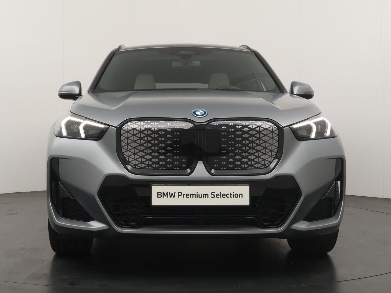 BMW iX1 eDrive20 | M Sportpakket Pro | Premium Pack | Travel Pack | Ekris Selection