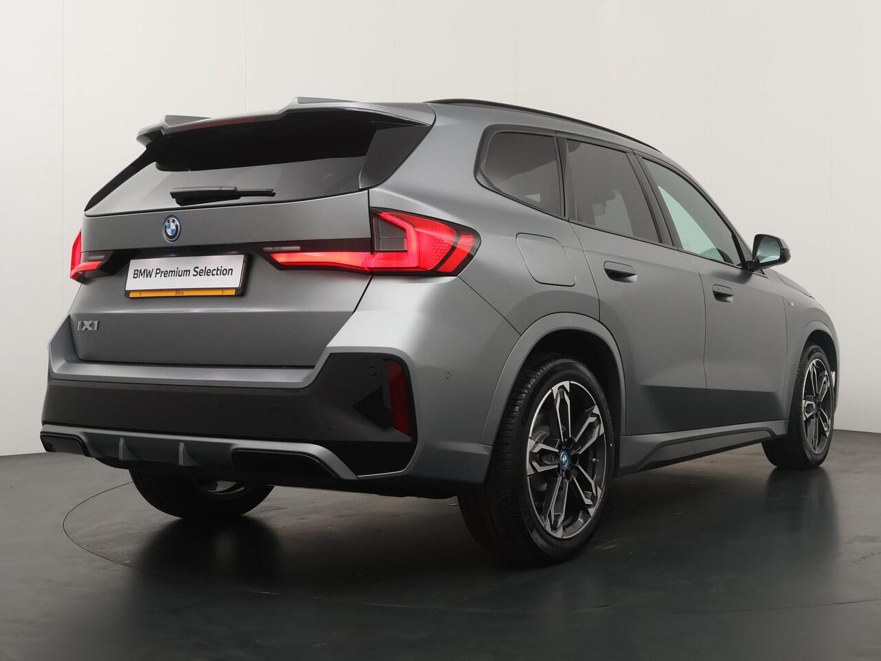 BMW iX1 eDrive20 | M Sportpakket Pro | Premium Pack | Travel Pack | Ekris Selection