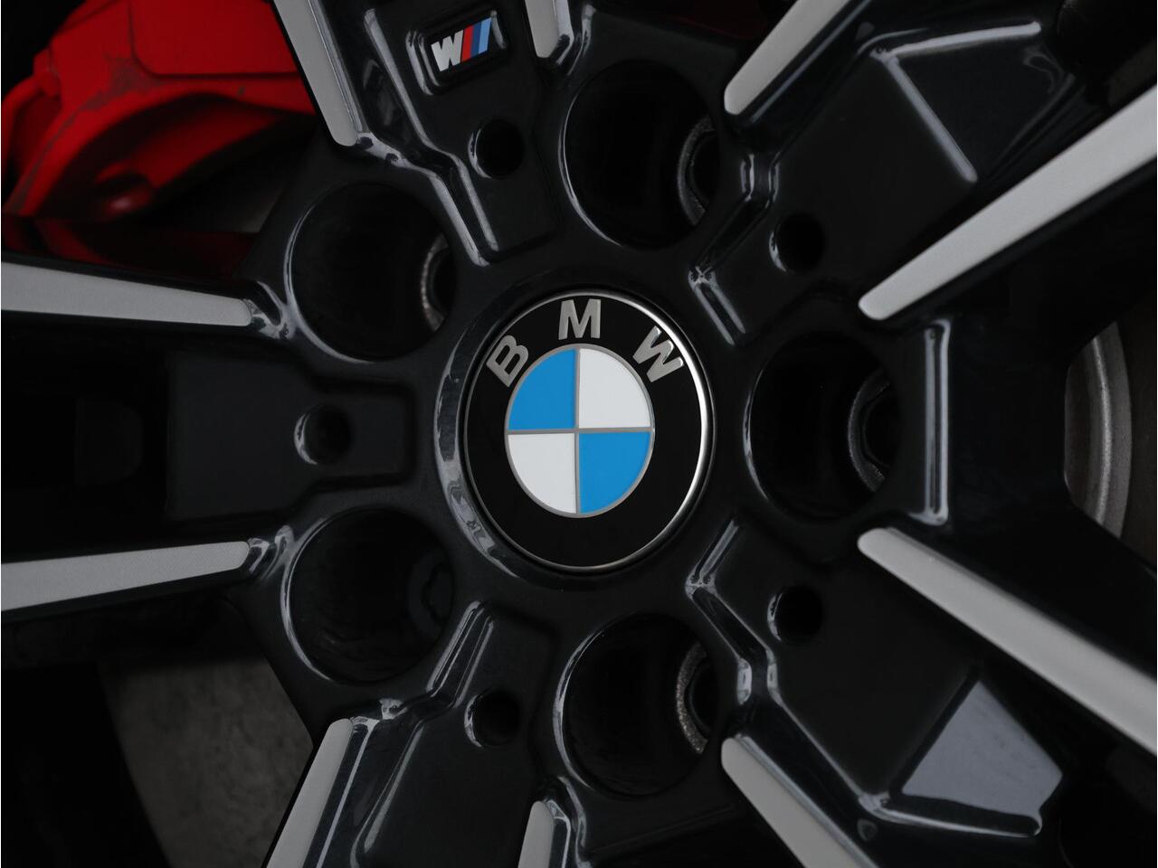 BMW iX1 eDrive20 67 kWh M Sport Edition M Sportpakket Pro | Verwarmd Stuurwiel | Comfort Access | Elektrische Trekhaak | panoramadak | Stoelverwarming | Head-Up | Harman-Kardon | Ekris Selection