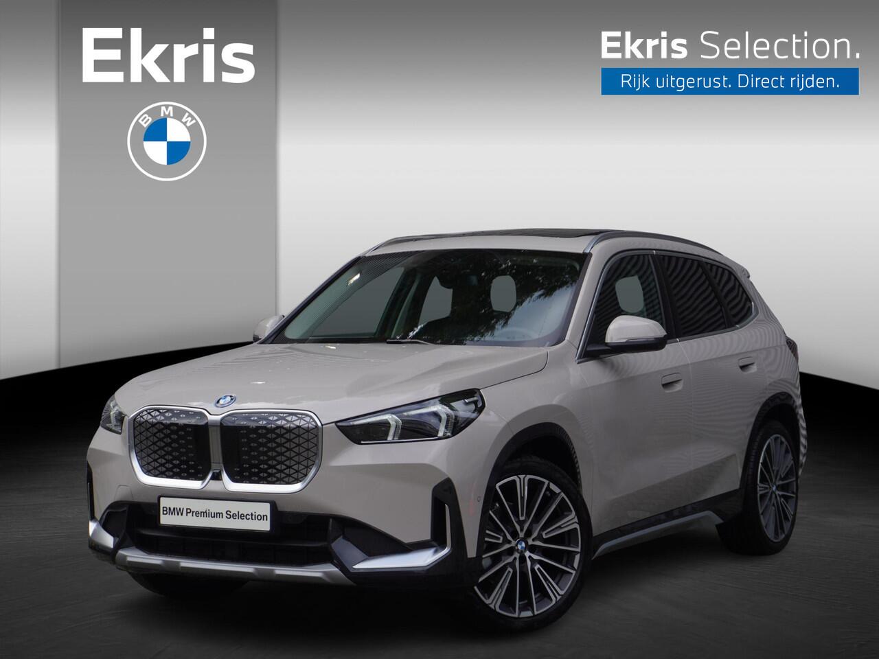 BMW iX1 eDrive20 xLine | Harman-Kardon sound system | BMW Head-Up Display | Parking Assistant Plus | Driving Assistant Plus | Comfort Pack | Trekhaak met elektrisch wegklapbare kogel | Glazen panoramadak | Ekris Selection