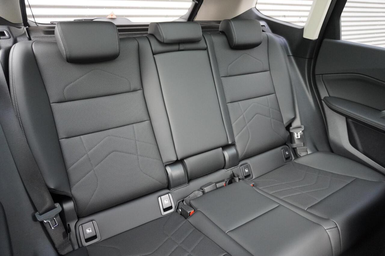 BMW iX1 eDrive20 xLine | Harman-Kardon sound system | BMW Head-Up Display | Parking Assistant Plus | Driving Assistant Plus | Comfort Pack | Trekhaak met elektrisch wegklapbare kogel | Glazen panoramadak | Ekris Selection