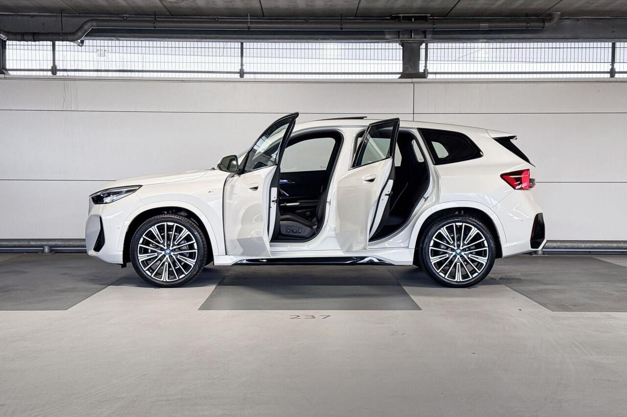 BMW iX1 xDrive30 67 kWh