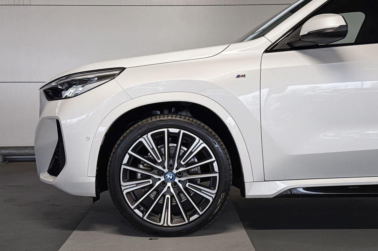BMW iX1 xDrive30 67 kWh