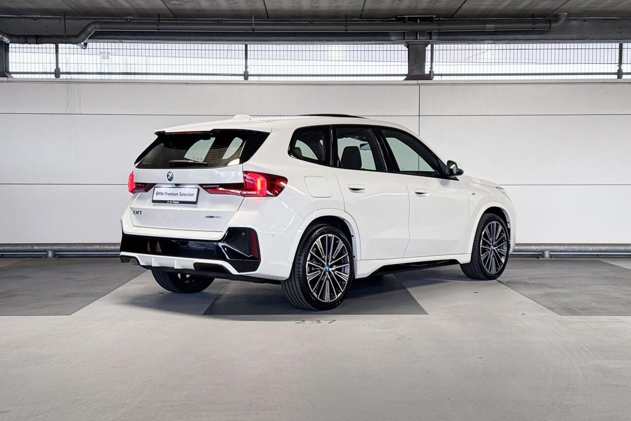BMW iX1 xDrive30 67 kWh