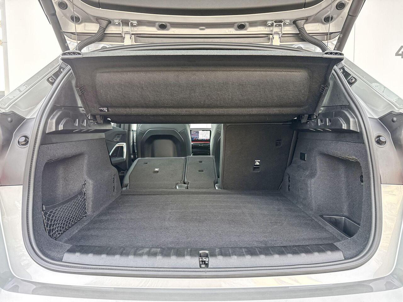 BMW iX1 xDrive30 67 kWh M Sport Pro 20 Inch / Comfort Acces / Shadow Line / Binnen & Buitenspiegel Automatisch Dimmend / Stoelverwarming