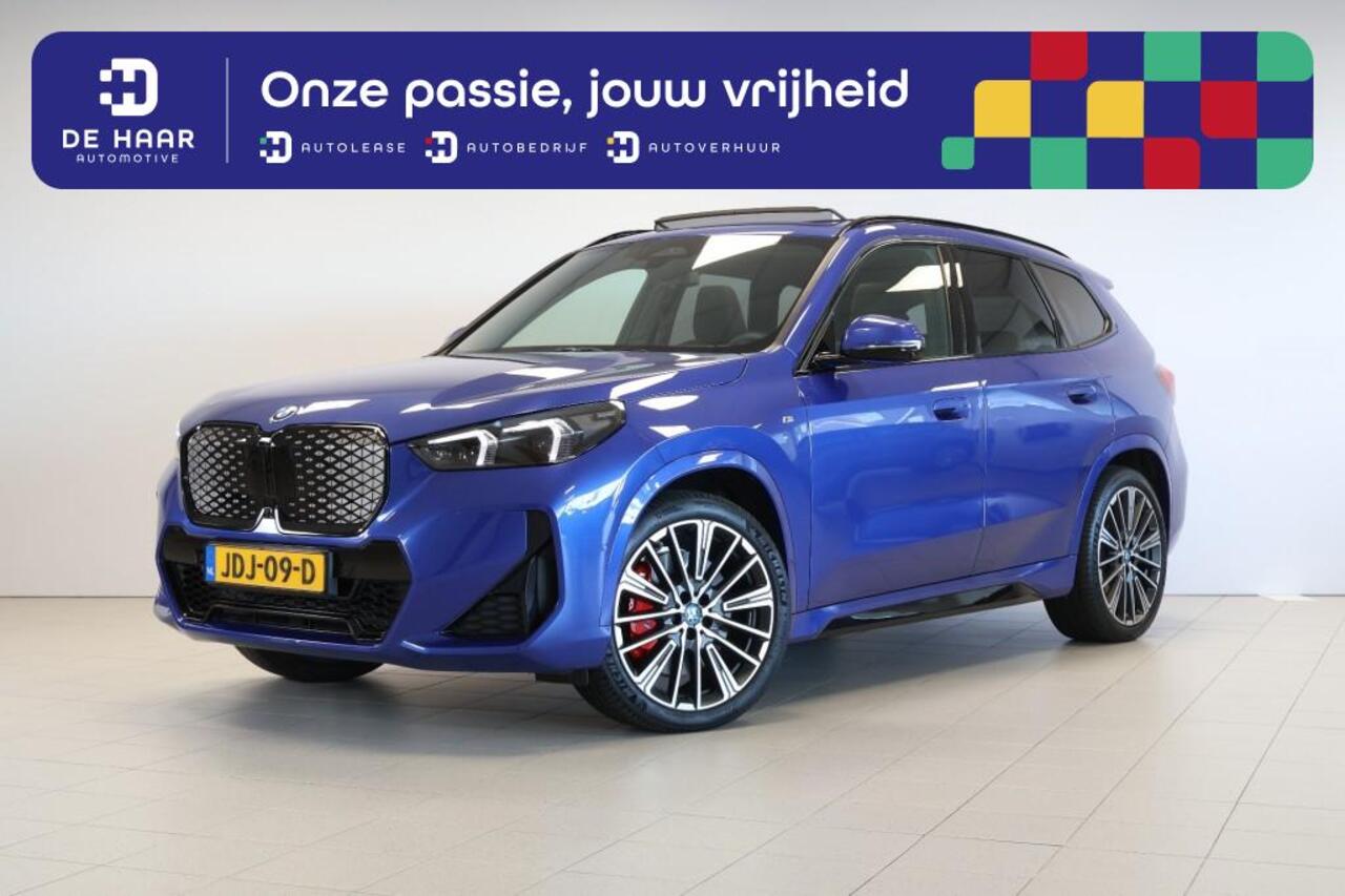 BMW iX1 xDrive30 67 kWh M Sport Pro - Pano - Trekhaak - Head-Up
