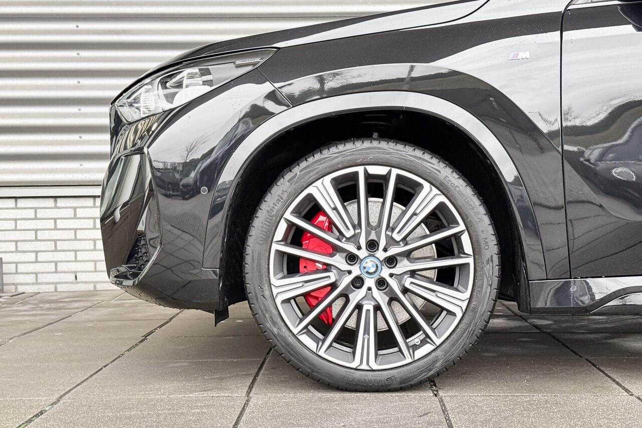 BMW iX1 xDrive30 67 kWh