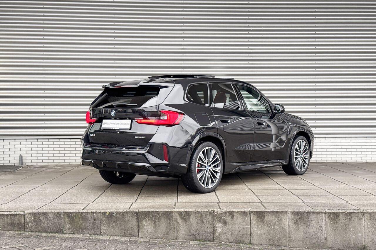 BMW iX1 xDrive30 67 kWh