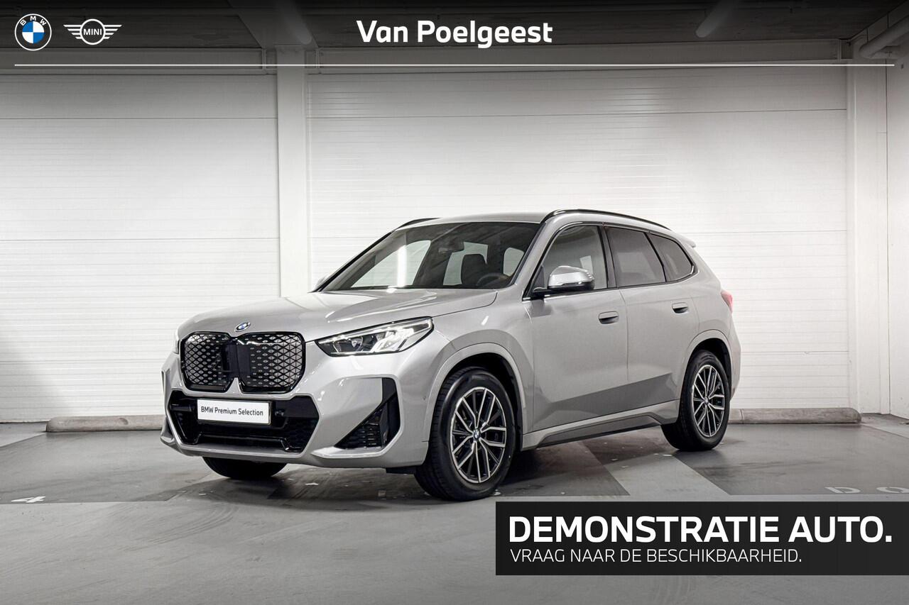 BMW iX1 eDrive20 | M-Sport | Driving Assistant | Parking Assistant | Stoelverwarming | Trekaak