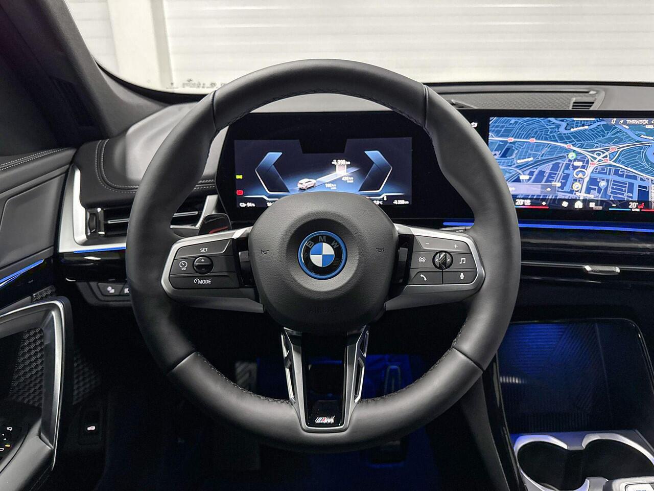 BMW iX1 eDrive20 | M-Sport | Driving Assistant | Parking Assistant | Stoelverwarming | Trekaak