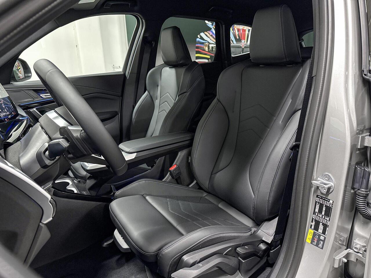 BMW iX1 eDrive20 | M-Sport | Driving Assistant | Parking Assistant | Stoelverwarming | Trekaak