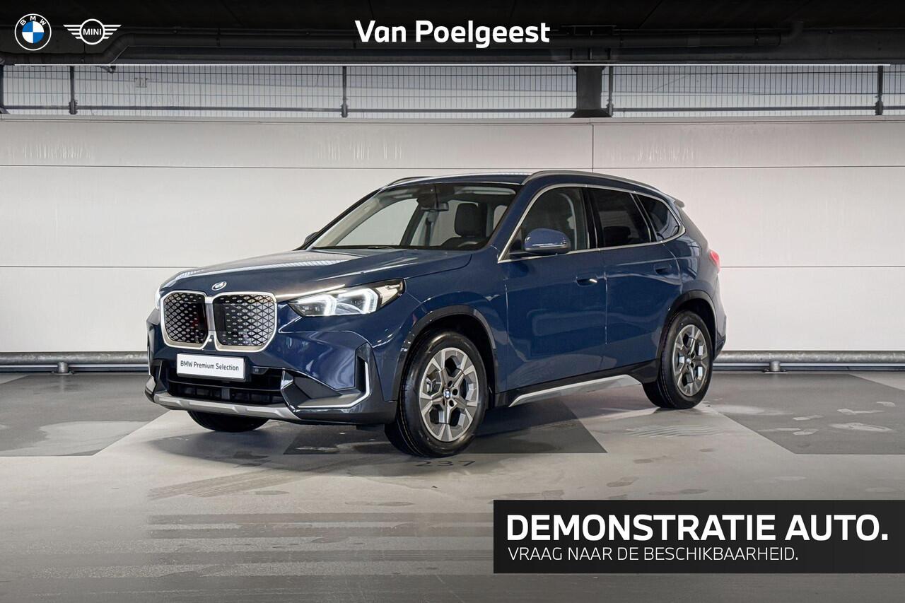 BMW iX1 eDrive20 Pure Edition 67 kWh | xLine | Premium Pack | Trekhaak