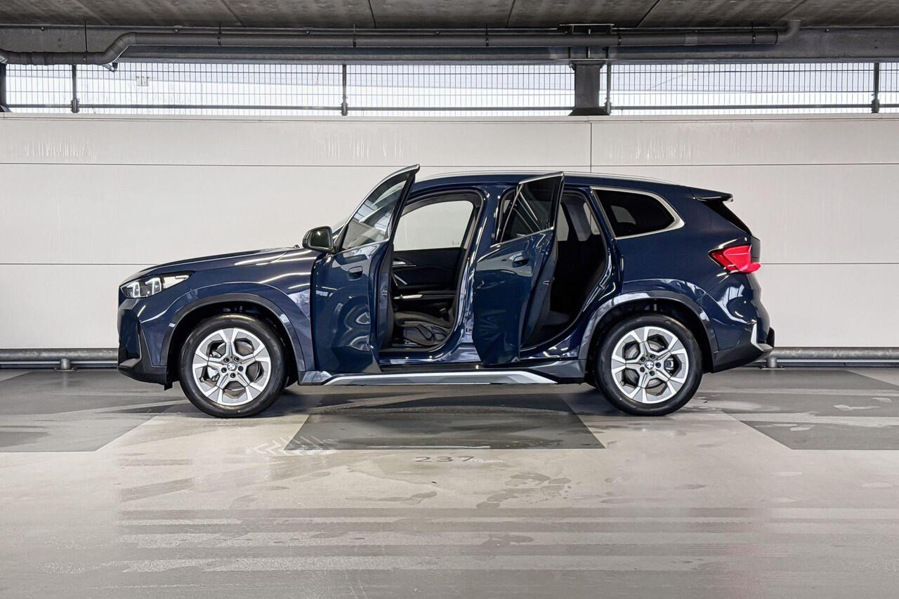 BMW iX1 eDrive20 Pure Edition 67 kWh | xLine | Premium Pack | Trekhaak