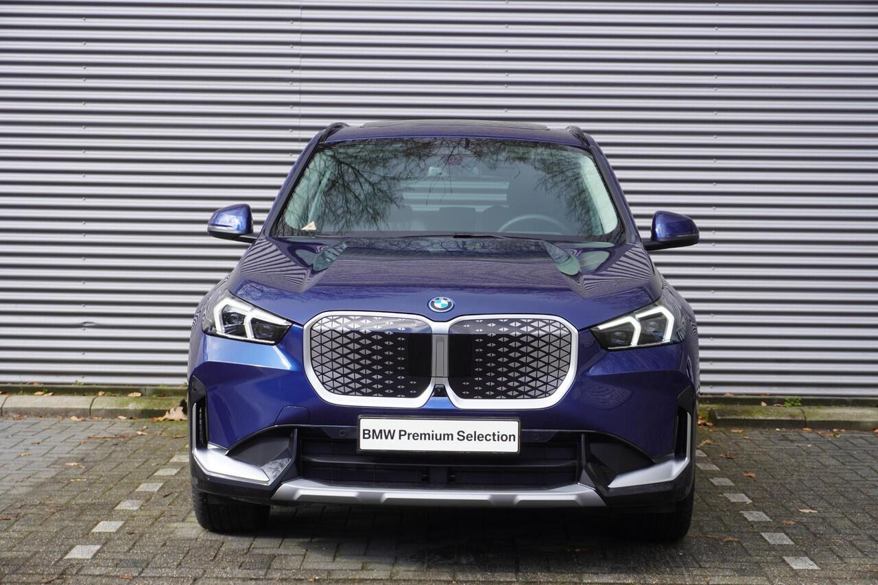 BMW iX1 eDrive20 | xLine | Innovation Pack | Travel Pack