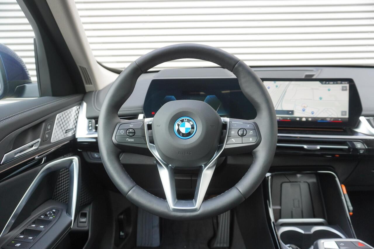 BMW iX1 eDrive20 | xLine | Innovation Pack | Travel Pack
