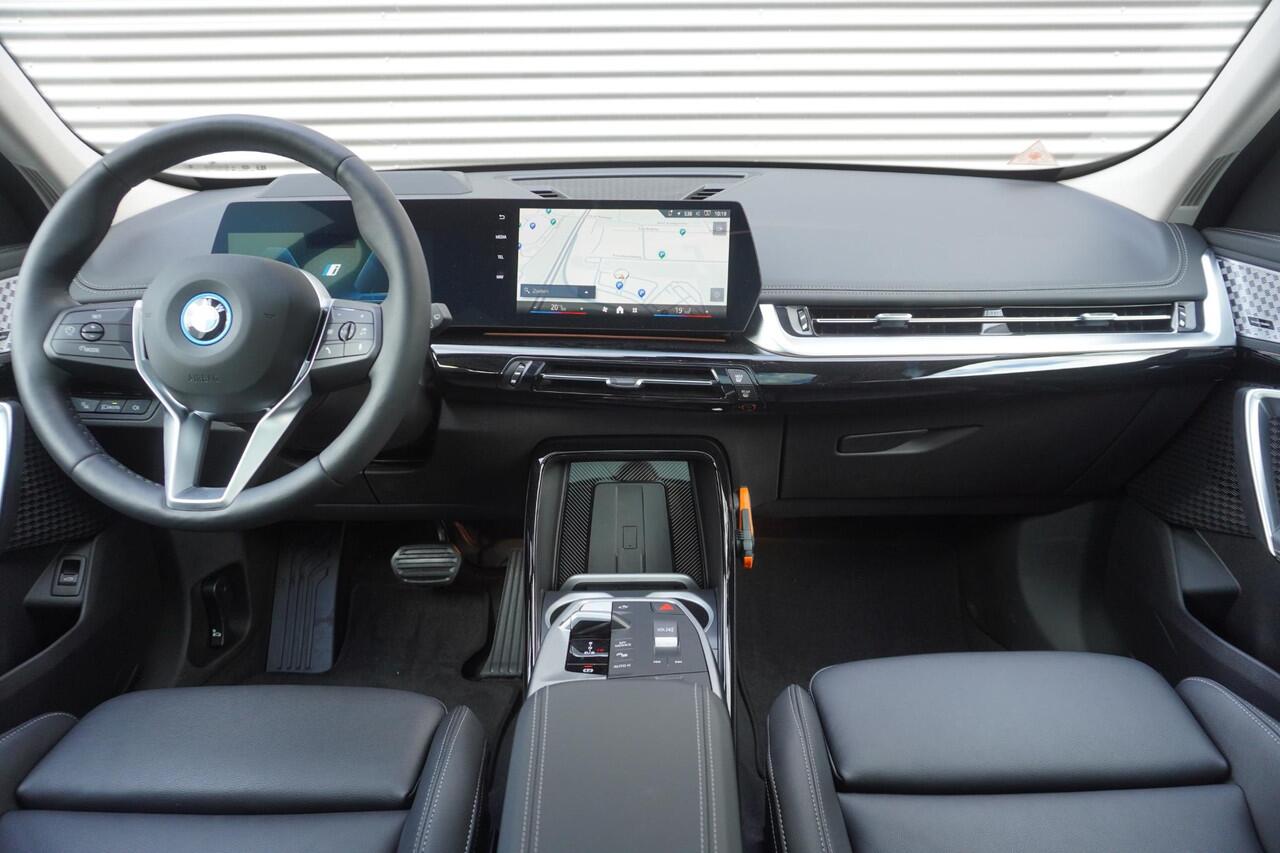 BMW iX1 eDrive20 | xLine | Innovation Pack | Travel Pack
