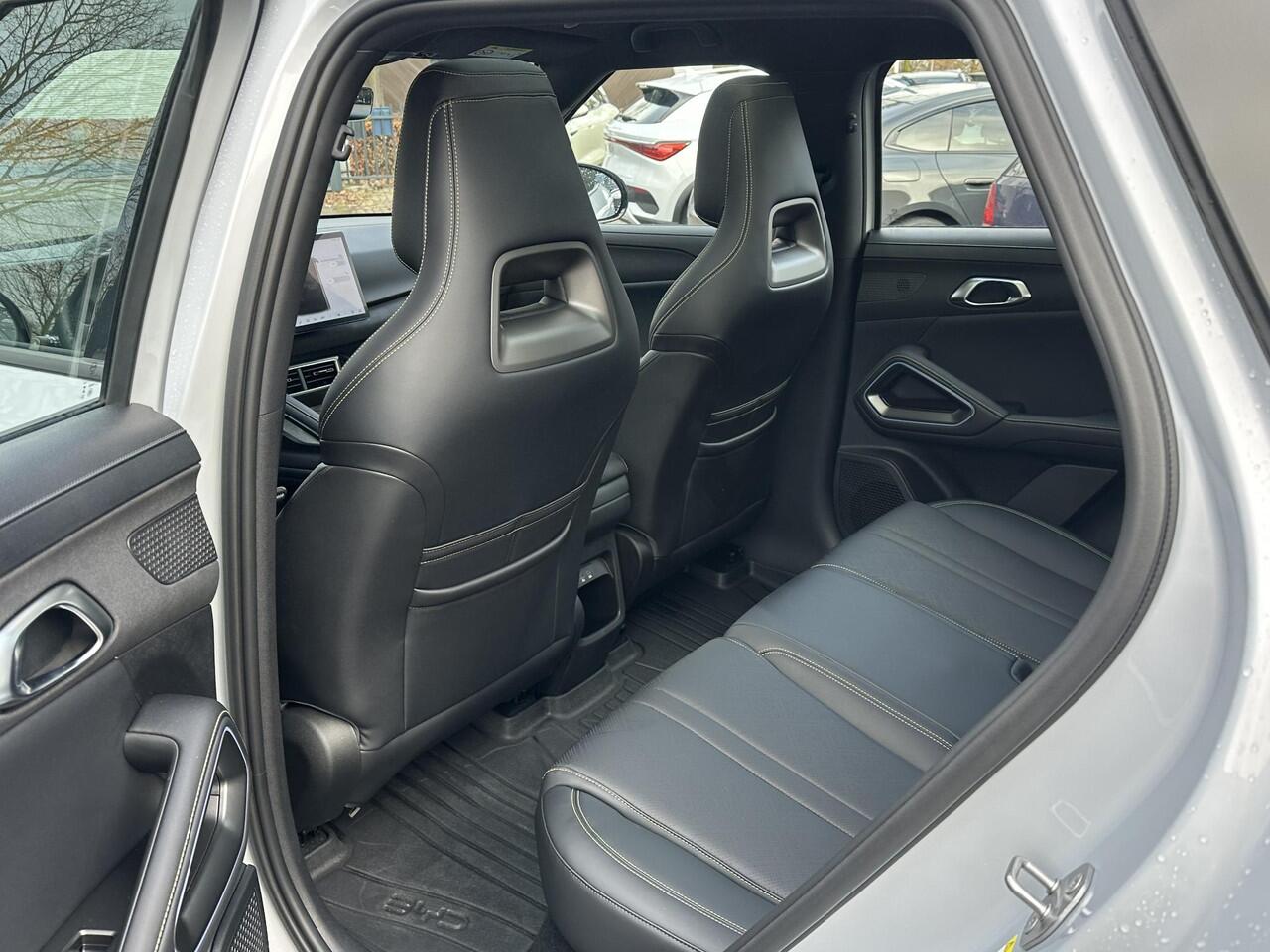 BYD ATTO 2 Boost 45 kWh VAN: ¤32.900,- VOOR: ¤30.770,- UW EINDEJAARSVOORDEEL: ¤2.130,- | 700KM! |VOLLEDIGE BYD FABRIEKSGARANTIE TOT 11-2030 OF 150.000KM| STOEL + STUUR VERWARMING| ADAP. CRUISE| 360 CAMERA| PANO | DODE HOEK|