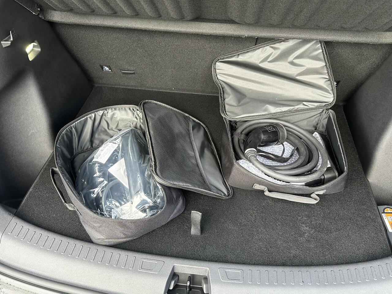 BYD ATTO 2 Boost 45 kWh VAN: ¤32.900,- VOOR: ¤30.770,- UW EINDEJAARSVOORDEEL: ¤2.130,- | 700KM! |VOLLEDIGE BYD FABRIEKSGARANTIE TOT 11-2030 OF 150.000KM| STOEL + STUUR VERWARMING| ADAP. CRUISE| 360 CAMERA| PANO | DODE HOEK|