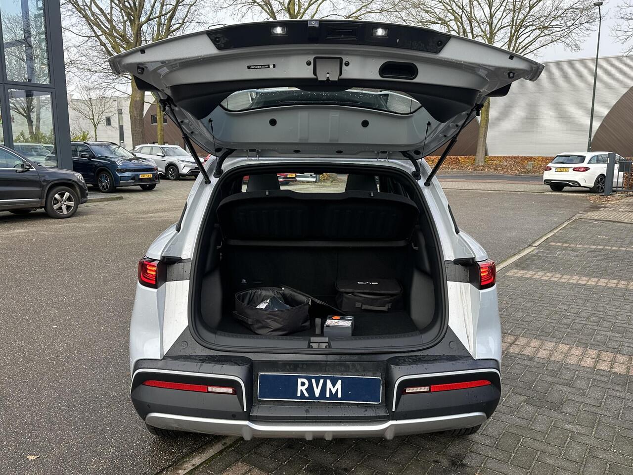 BYD ATTO 2 Boost 45 kWh VAN: ¤32.900,- VOOR: ¤30.770,- UW EINDEJAARSVOORDEEL: ¤2.130,- | 700KM! |VOLLEDIGE BYD FABRIEKSGARANTIE TOT 11-2030 OF 150.000KM| STOEL + STUUR VERWARMING| ADAP. CRUISE| 360 CAMERA| PANO | DODE HOEK|