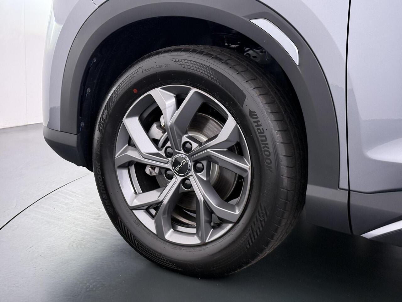 BYD ATTO 2 Boost 45 kWh VAN ¤31.900,- VOOR ¤ 27.877,- UW LENTEVOORDEEL ¤4.023,-!| DIRECT LEVERBAAR | Volledige BYD Fabrieksgarantie t/m 11-2030 of 150.000 km | Stoel & Stuurverwarming | Adaptieve Cruise | 360° Camera | Panoramadak | Dodehoekassistent | Origineel NL 