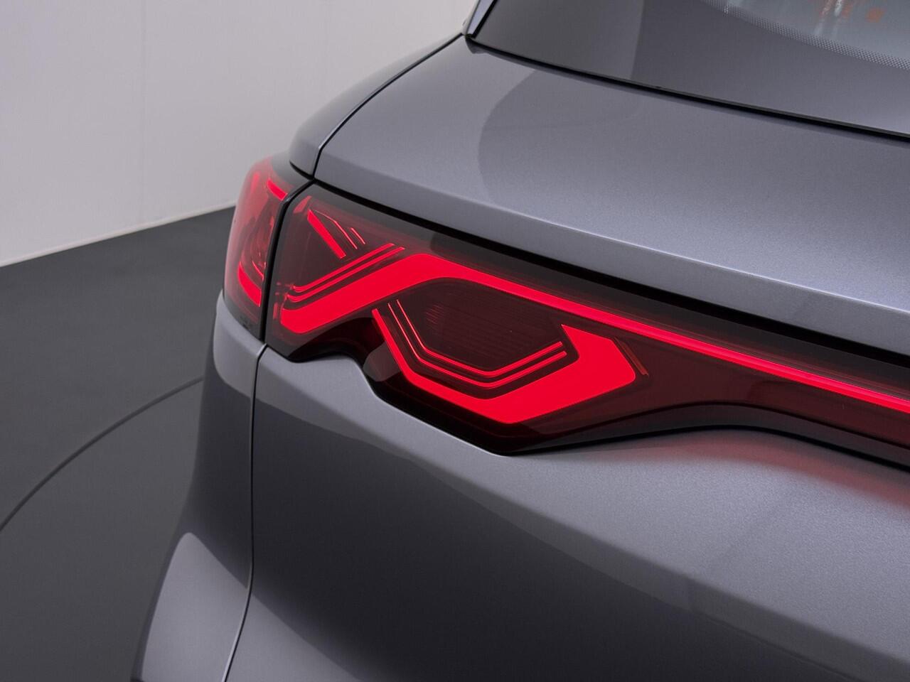 BYD ATTO 2 Boost 45 kWh VAN ¤31.900,- VOOR ¤ 27.877,- UW LENTEVOORDEEL ¤4.023,-!| DIRECT LEVERBAAR | Volledige BYD Fabrieksgarantie t/m 11-2030 of 150.000 km | Stoel & Stuurverwarming | Adaptieve Cruise | 360° Camera | Panoramadak | Dodehoekassistent | Origineel NL 