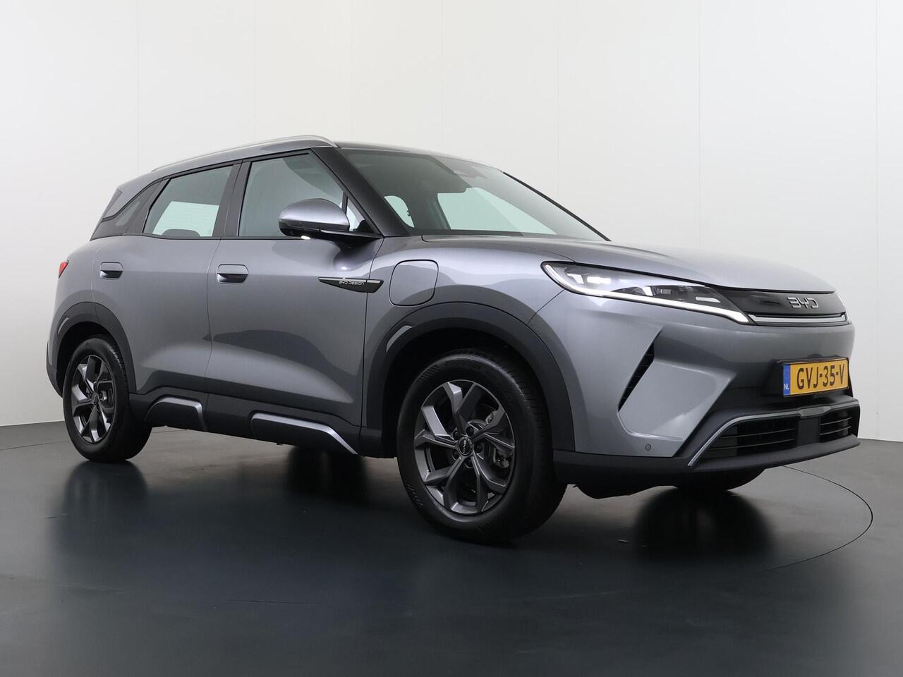 BYD ATTO 2 Boost 45 kWh VAN ¤31.900,- VOOR ¤ 27.877,- UW LENTEVOORDEEL ¤4.023,-!| DIRECT LEVERBAAR | Volledige BYD Fabrieksgarantie t/m 11-2030 of 150.000 km | Stoel & Stuurverwarming | Adaptieve Cruise | 360° Camera | Panoramadak | Dodehoekassistent | Origineel NL 