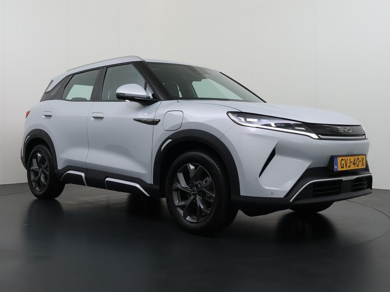 BYD ATTO 2 Boost 45 kWh VAN ¤31.900,- VOOR ¤ 27.877,- UW LENTEVOORDEEL ¤4.023,-! | DIRECT LEVERBAAR | Volledige BYD Fabrieksgarantie t/m 11-2030 of 150.000 km | Stoel & Stuurverwarming | Adaptieve Cruise | 360° Camera | Panoramadak | Dodehoekassistent | Origineel NL