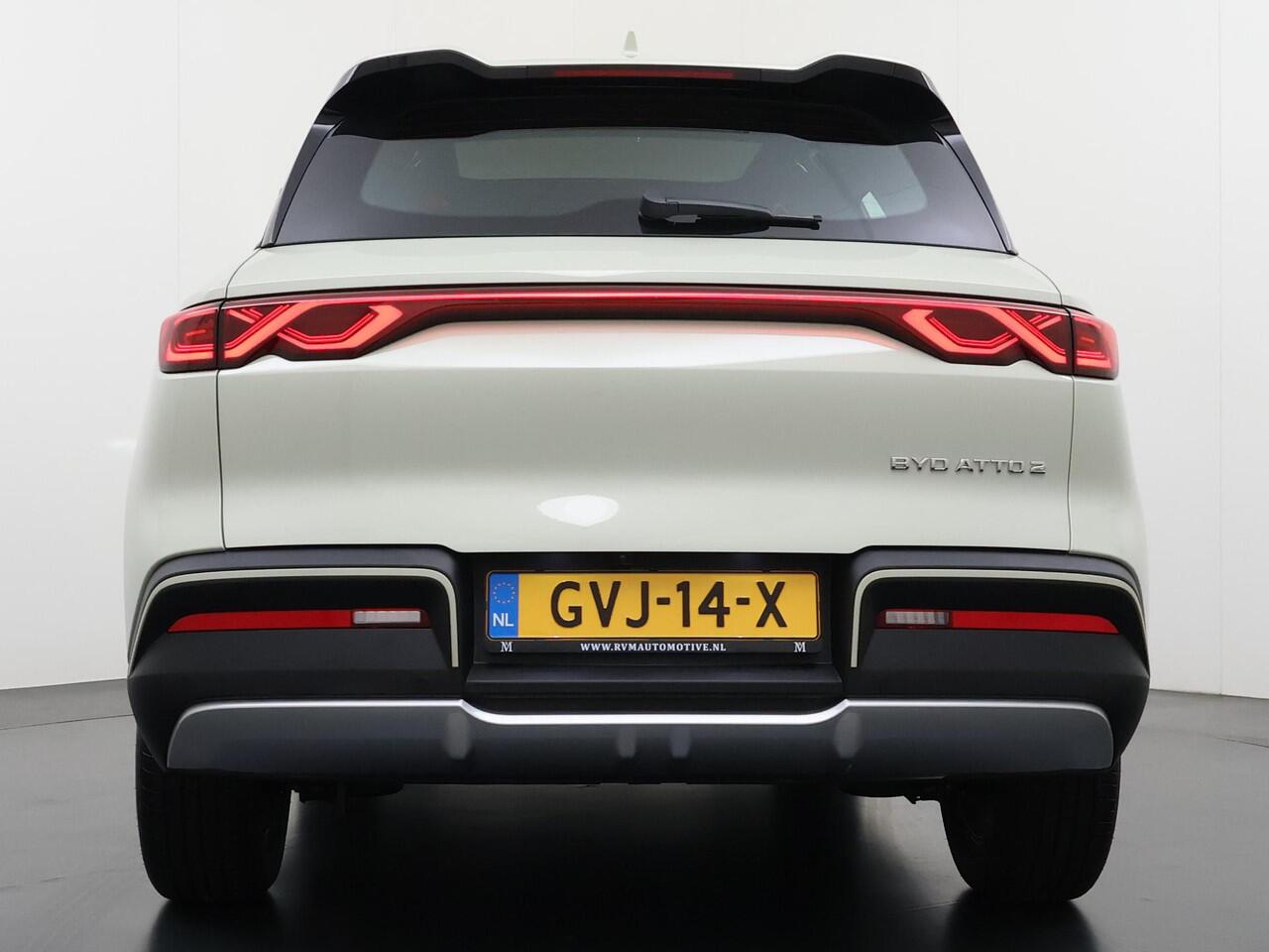 BYD ATTO 2 Boost 45 kWh VAN ¤ 31.900,- VOOR ¤ 27.877,- UW LENTEVOORDEEL ¤ 4.023,-!| DIRECT LEVERBAAR | Volledige BYD Fabrieksgarantie t/m 11-2030 of 150.000 km | Stoel & Stuurverwarming | Adaptieve Cruise | 360° Camera | Panoramadak | Dodehoekassistent | Origineel N