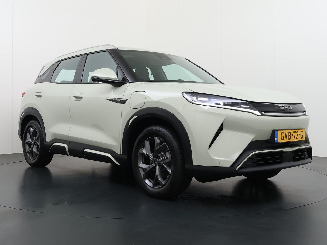 BYD ATTO 2 Boost 45 kWh VAN ¤ 31.900,- VOOR ¤ 27.877,- UW LENTEVOORDEEL ¤ 4.023,-! | DIRECT LEVERBAAR | Volledige BYD Fabrieksgarantie t/m 11-2030 of 150.000 km | Stoel & Stuurverwarming | Adaptieve Cruise | 360° Camera | Panoramadak | Dodehoekassistent | Origineel 