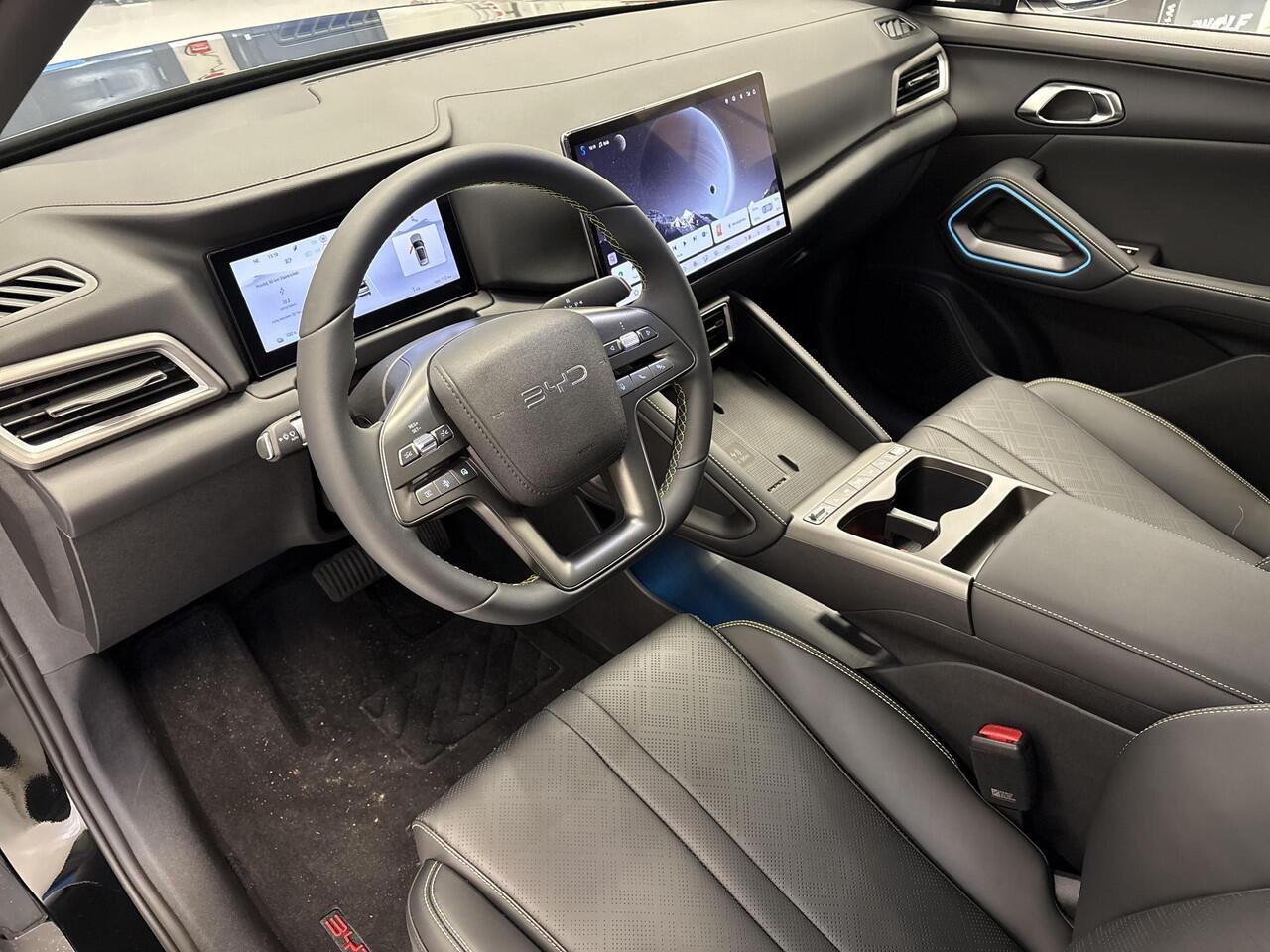 BYD ATTO 2 Comfort 65 kWh | Panoramadak | Stoelverwarming | 360 Camera |