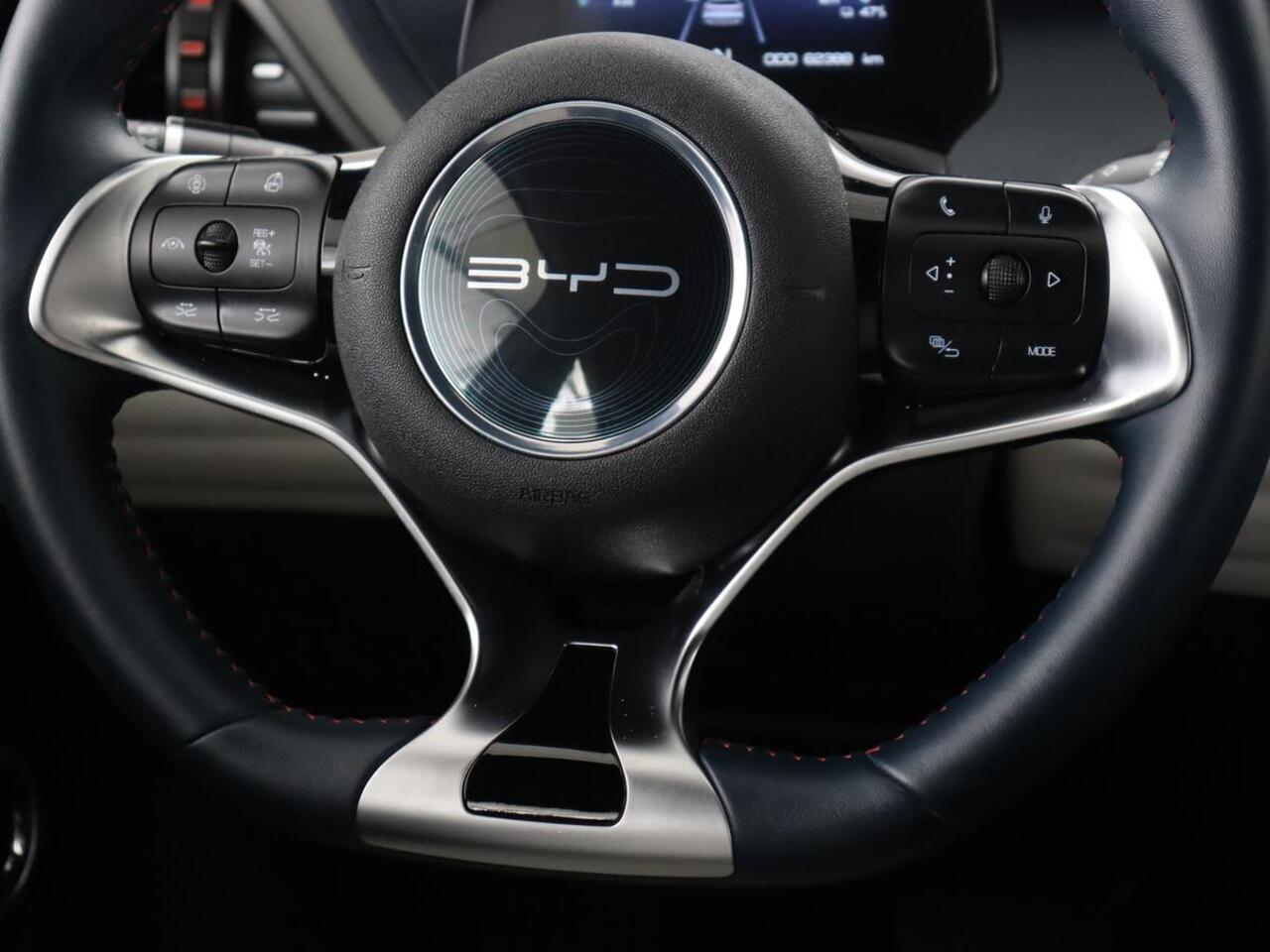 BYD Atto 3 Comfort 60 kWh | Panoramadak | Warmtepomp | Leder | Stoelverwarming | 360 Camera | Carplay | Adaptive cruise | 18'' | Keyless | Full LED