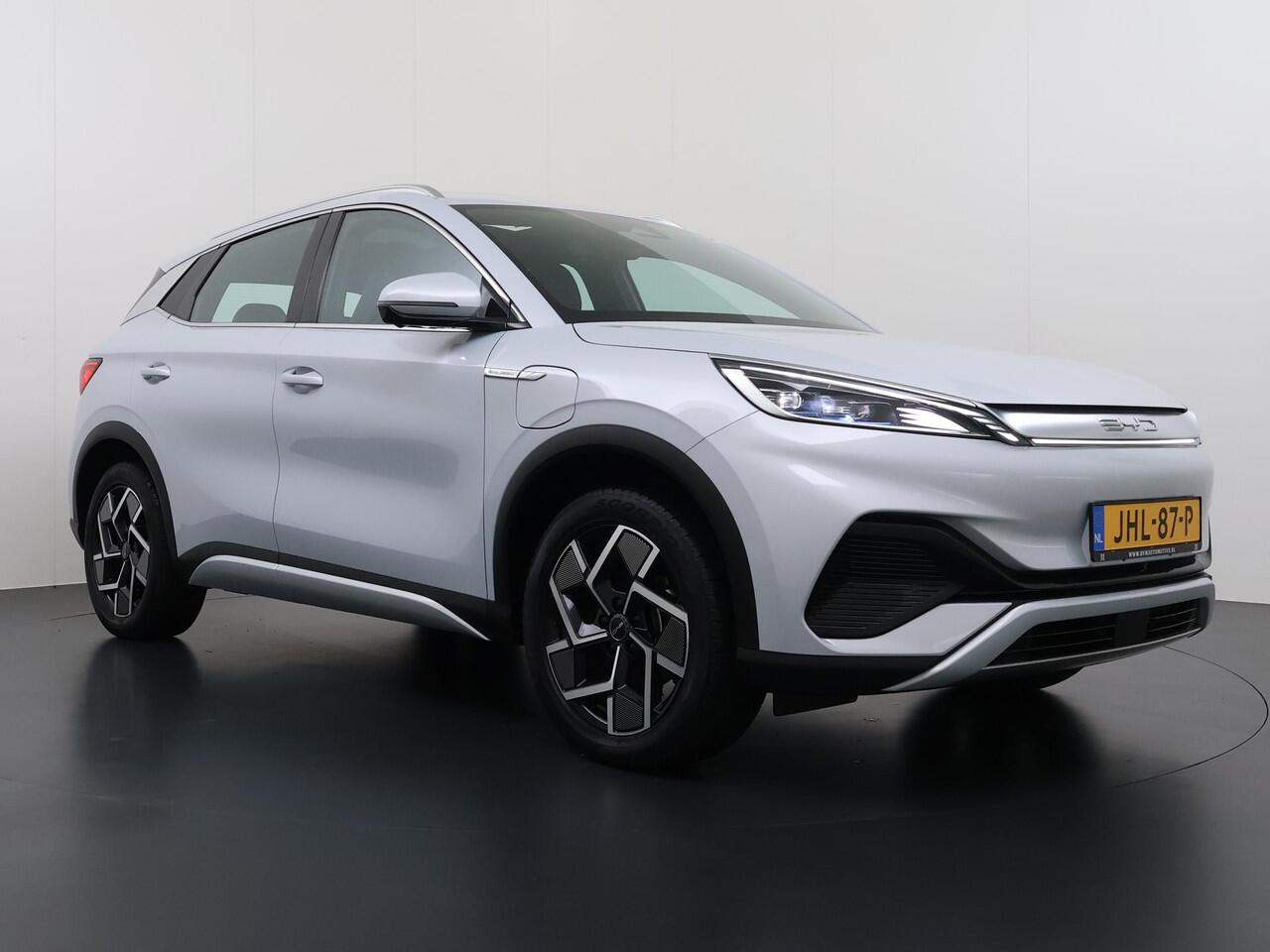 BYD Atto 3 Comfort 60 kWh Onderhoud gehad bij BYD direct leverbaar RIJKLAAR INCL. FABR. GARANTIE T/M 2029 | AANDRIJFLIJN EN ACCU ZELFS T/M 203