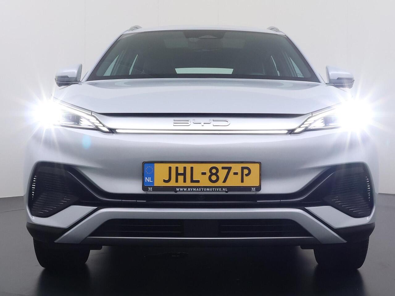 BYD Atto 3 Comfort 60 kWh Onderhoud gehad bij BYD direct leverbaar RIJKLAAR INCL. FABR. GARANTIE T/M 2029 | AANDRIJFLIJN EN ACCU ZELFS T/M 203