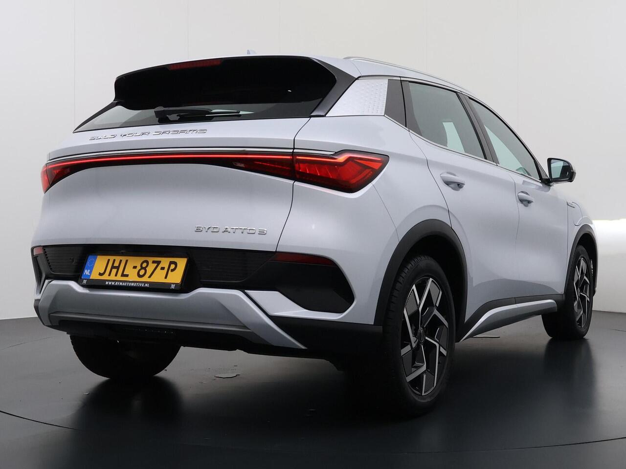 BYD Atto 3 Comfort 60 kWh Onderhoud gehad bij BYD direct leverbaar RIJKLAAR INCL. FABR. GARANTIE T/M 2029 | AANDRIJFLIJN EN ACCU ZELFS T/M 203