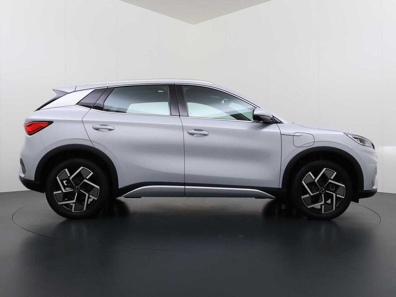 BYD Atto 3 Comfort 60 kWh Onderhoud gehad bij BYD direct leverbaar RIJKLAAR INCL. FABR. GARANTIE T/M 2029 | AANDRIJFLIJN EN ACCU ZELFS T/M 203