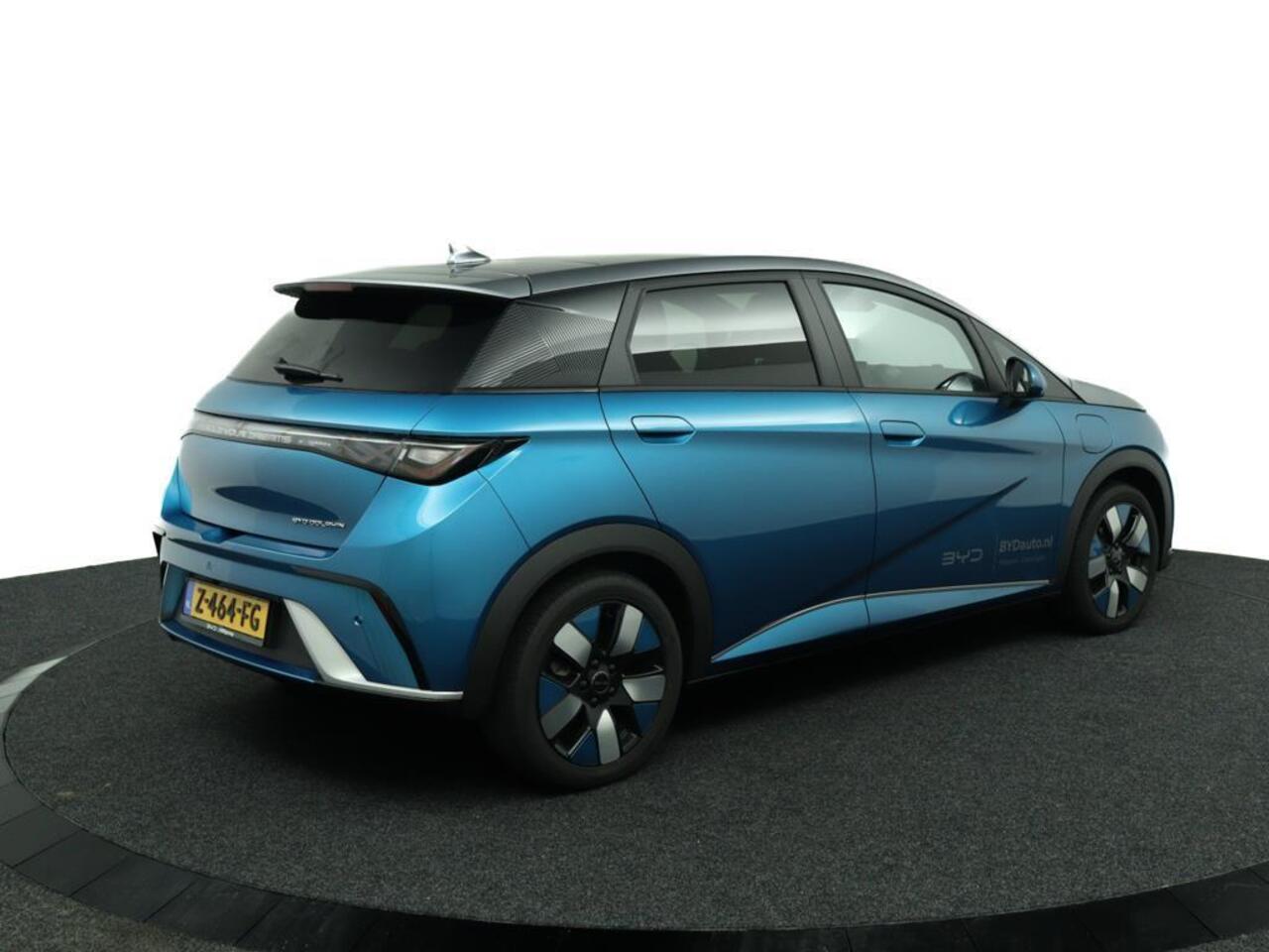 BYD Dolphin Design 60 kWh Navigatie | Stoelverwarming | 427 km WLTP | Panoramadak | Bi-tone |