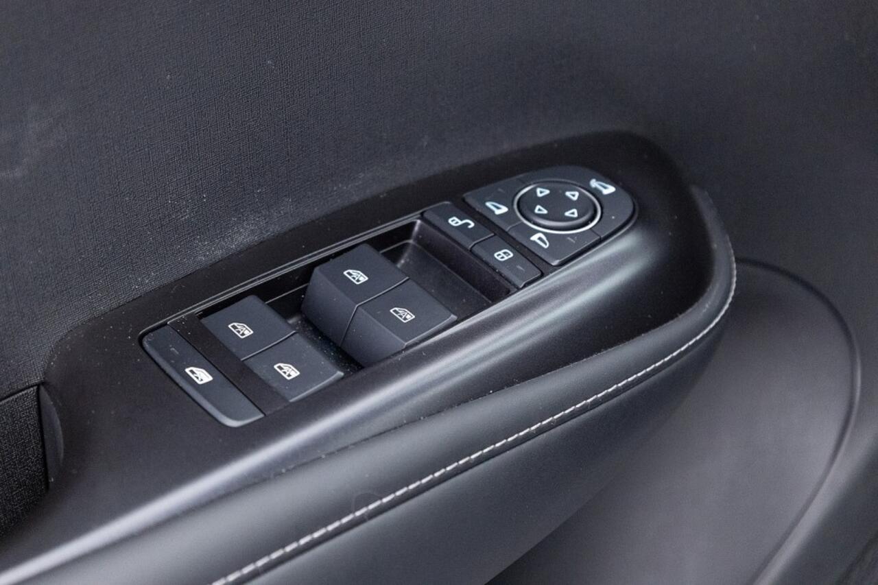 BYD Dolphin Design 60.4 kWh | 3 Fase | Half LEDER | 360 Camera