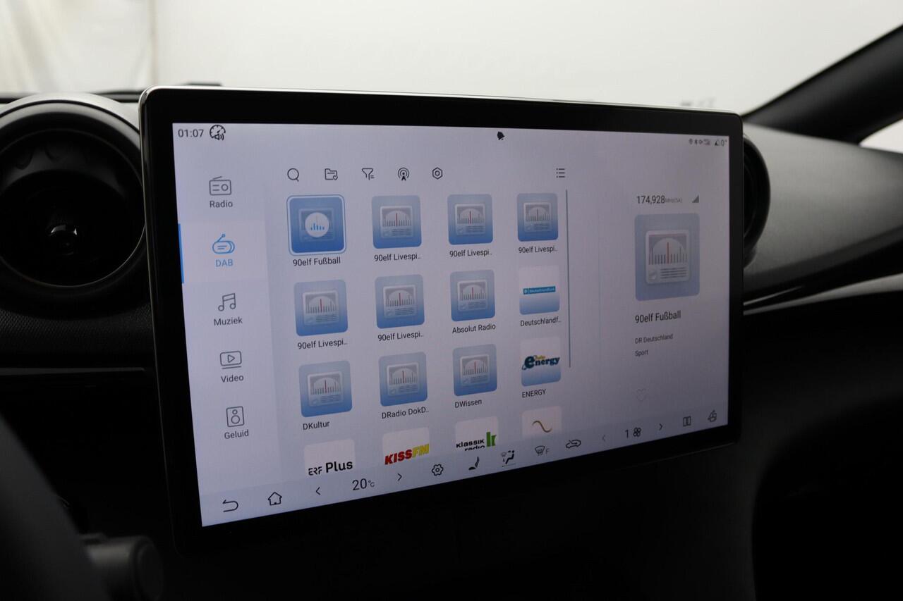 BYD Dolphin Design 60.4 kWh | Panoramadak | Parkeercamera | Navigatie |