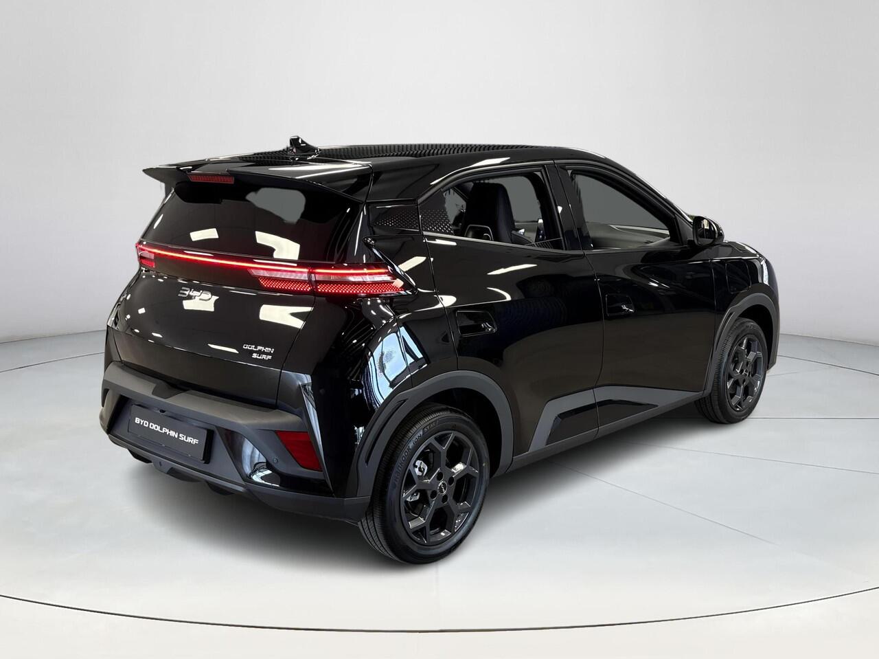 BYD Dolphin SURF Boost 43 kWh | Direct Leverbaar | 320 KM Actieradius WLTP | Elektrische Stoelen | Achteruitrijcamera | Voorraad Deals |