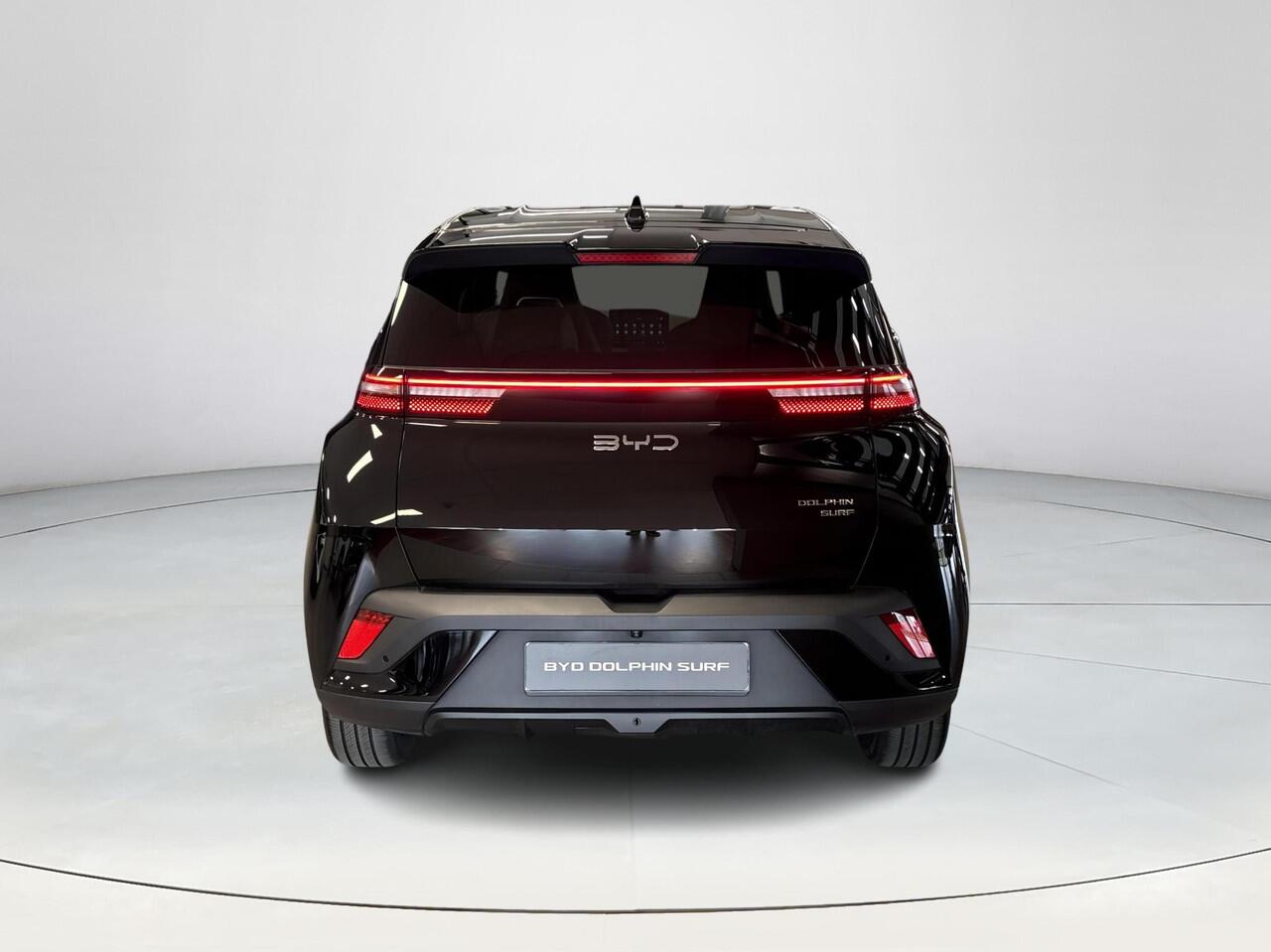 BYD Dolphin SURF Boost 43 kWh | Direct Leverbaar | 320 KM Actieradius WLTP | Elektrische Stoelen | Achteruitrijcamera | Voorraad Deals |