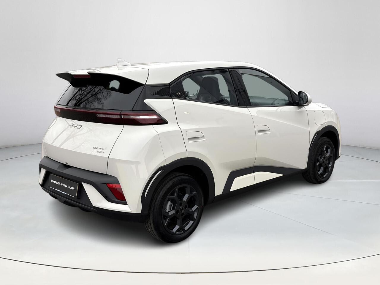 BYD Dolphin SURF Boost 43 kWh | ¤2000 korting | 320 KM WLTP | Achteruitrijcamera | Adaptive cruise control | Elektrische Stoelen | Apple Carplay & Android Auto |