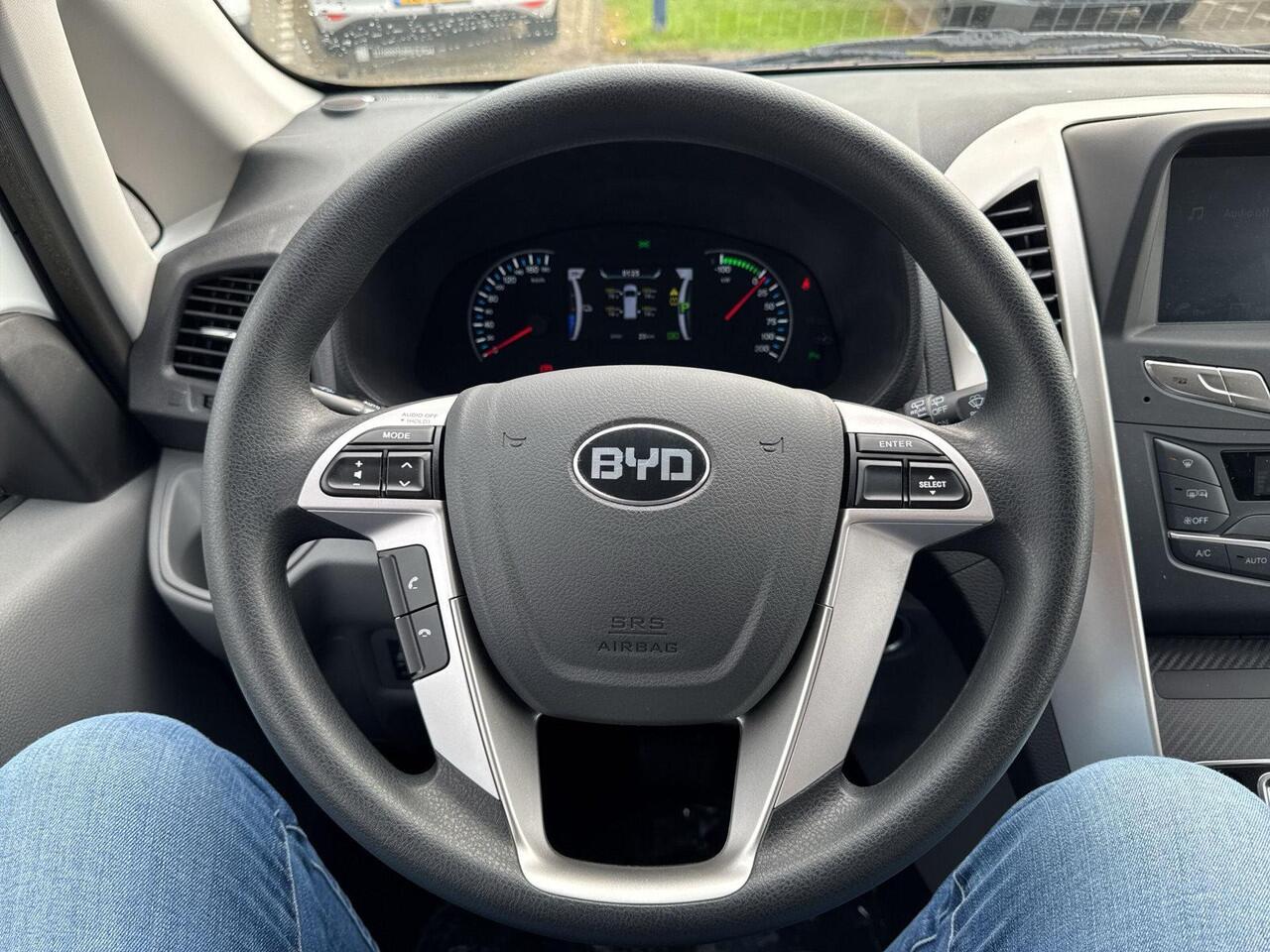 BYD ETP3 Standard 45 kWh | 15+ op voorraad! | A.camera | Clima | PDC | 2x schuifdeur | SOH 99% |