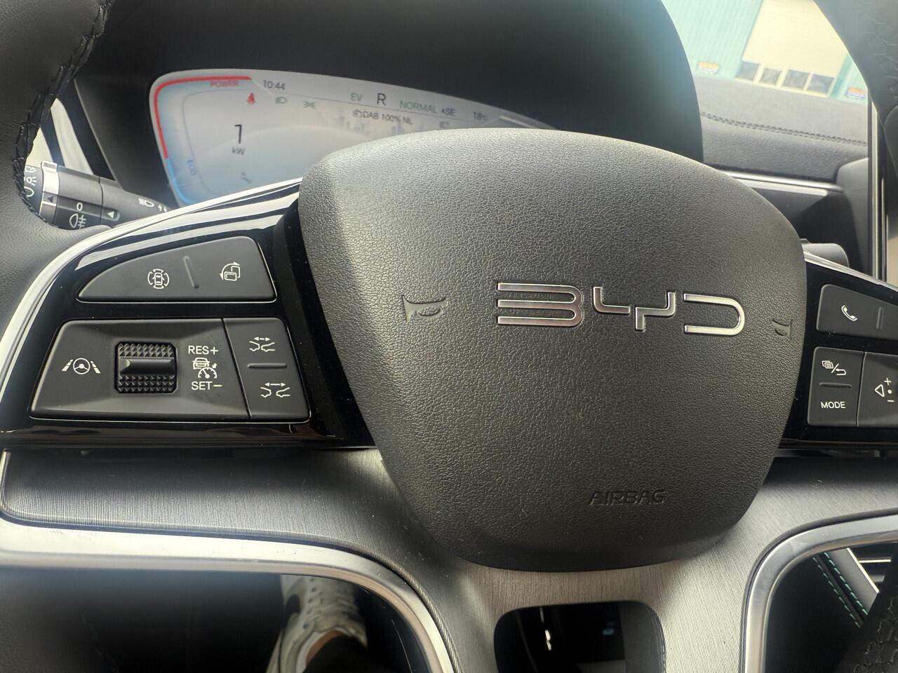 BYD Seal U 1.5 T DM-i Comfort 291pk 125km elektrisch 26,6kwh